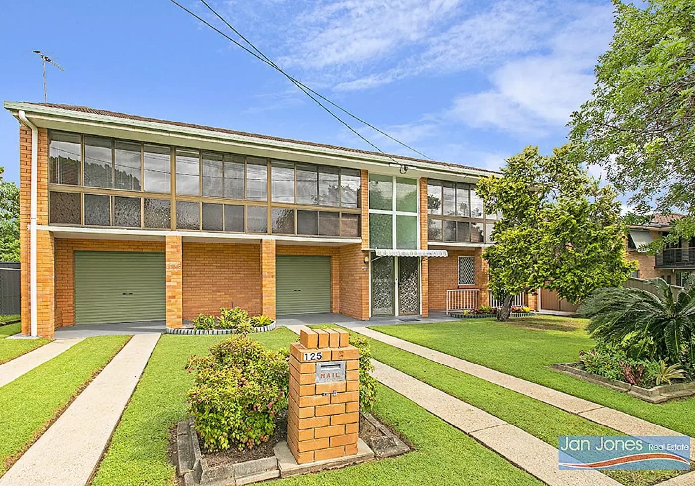 125 King St, Woody Point, Woody Point - Thumbnail 2