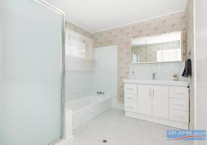 125 King St, Woody Point, Woody Point - Thumbnail 5