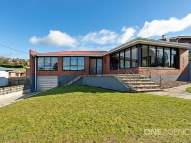 10 Howe Street, Park Grove - Image 1