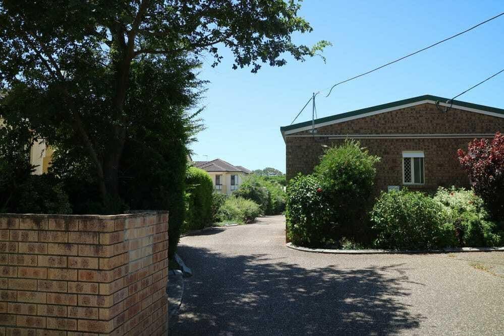 Unit 4, Woody Point - Image 1