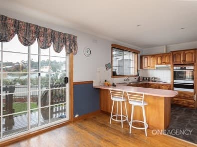 9 Holmes Place, Park Grove, Park Grove - Thumbnail 2