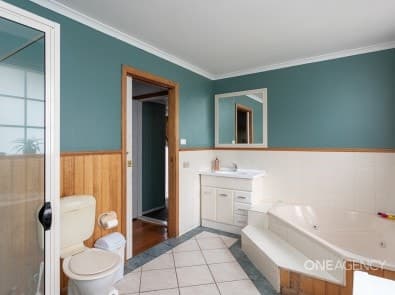 9 Holmes Place, Park Grove, Park Grove - Thumbnail 5