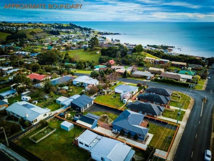 64 South Road, Penguin - Thumbnail 2