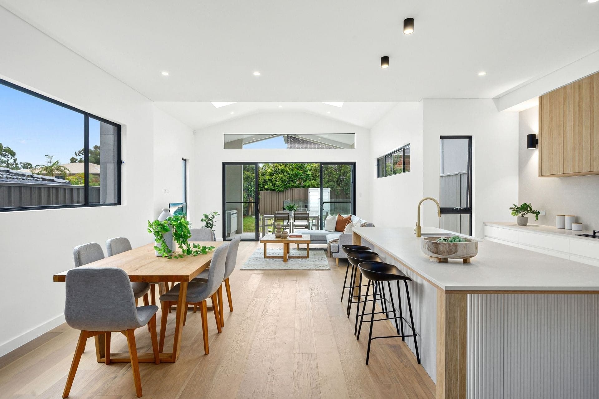 15B Lynch Avenue Caringbah South NSW, Caringbah South - Thumbnail 2