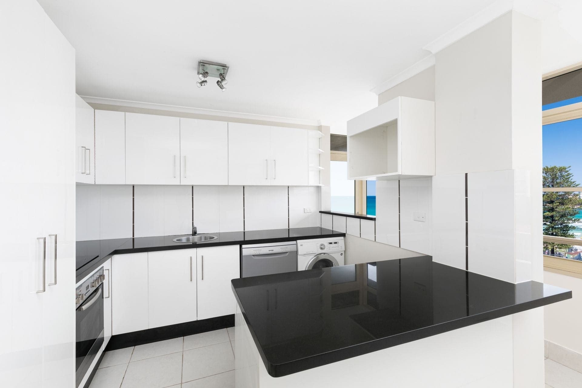 502/79 Mitchell Road Cronulla NSW, Cronulla - Thumbnail 3