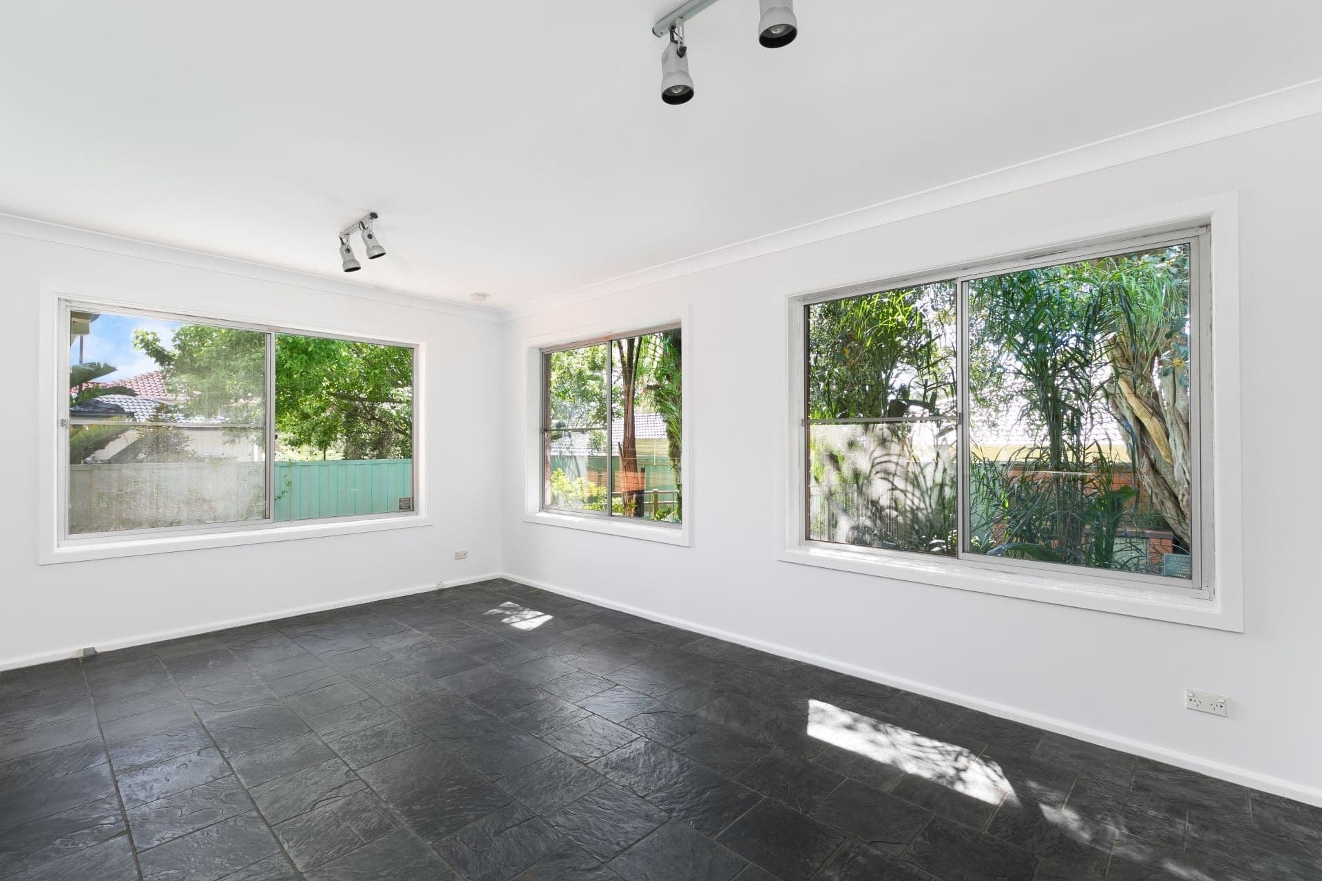 10 Belair Avenue Caringbah South NSW, Caringbah South - Thumbnail 5
