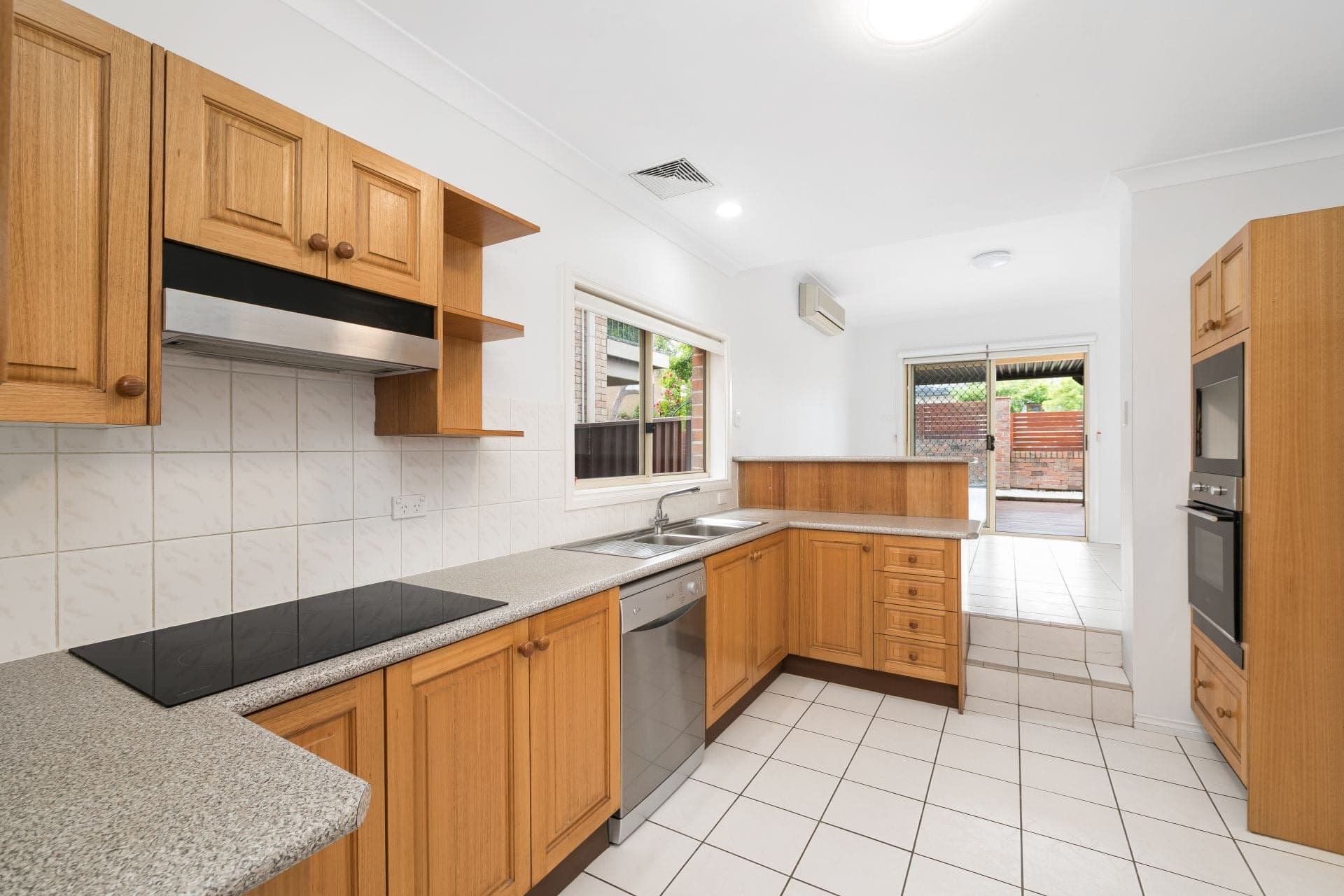 1/76 Caringbah Road Caringbah South NSW, Caringbah South - Thumbnail 4