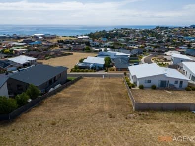 16 Lorrie Place, Park Grove, Park Grove - Thumbnail 2