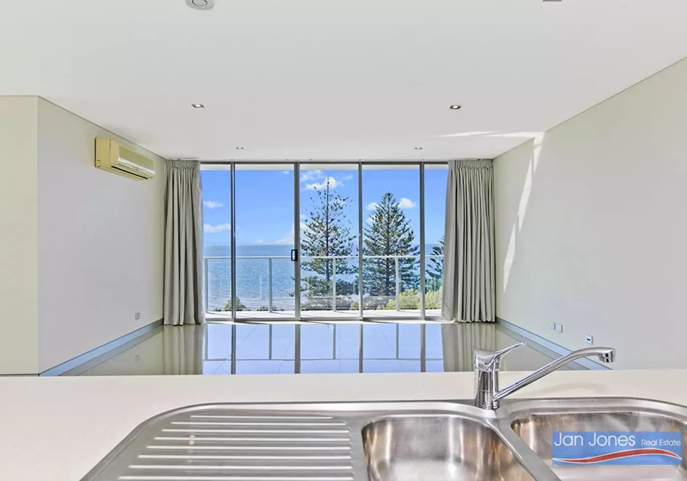 22, 17-23 Marine Parade, Redcliffe, Redcliffe - Thumbnail 2