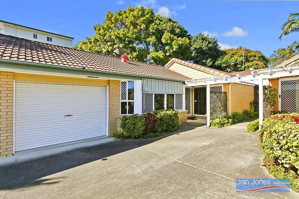 1, 15 Dix St, Redcliffe, Redcliffe - Image 1
