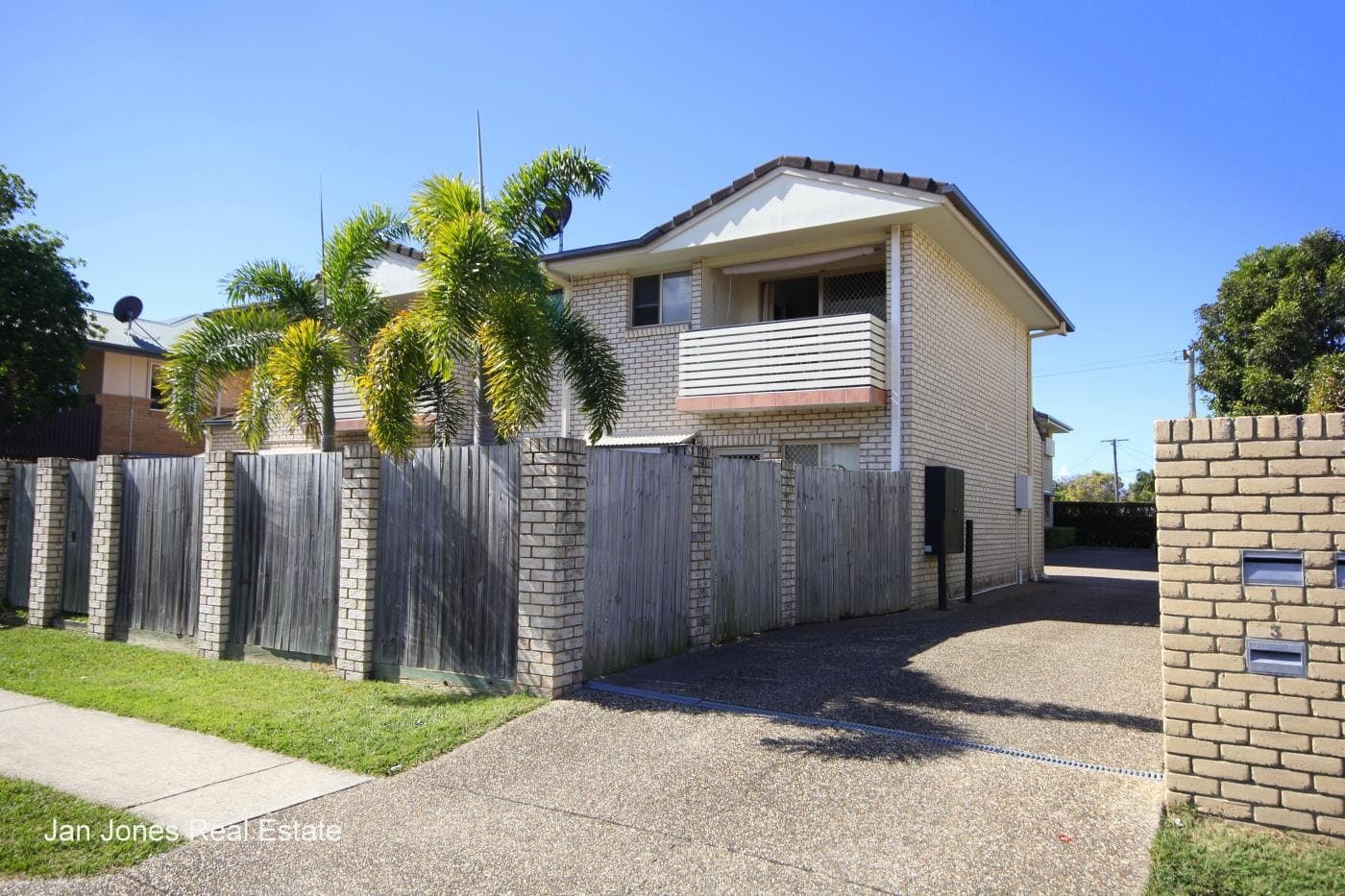 Unit 1/10 Fleet Dr, Kippa-Ring - Image 1