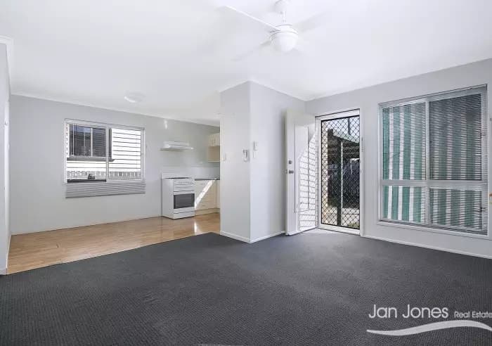 64A Mclennan St, Woody Point, Woody Point - Thumbnail 5