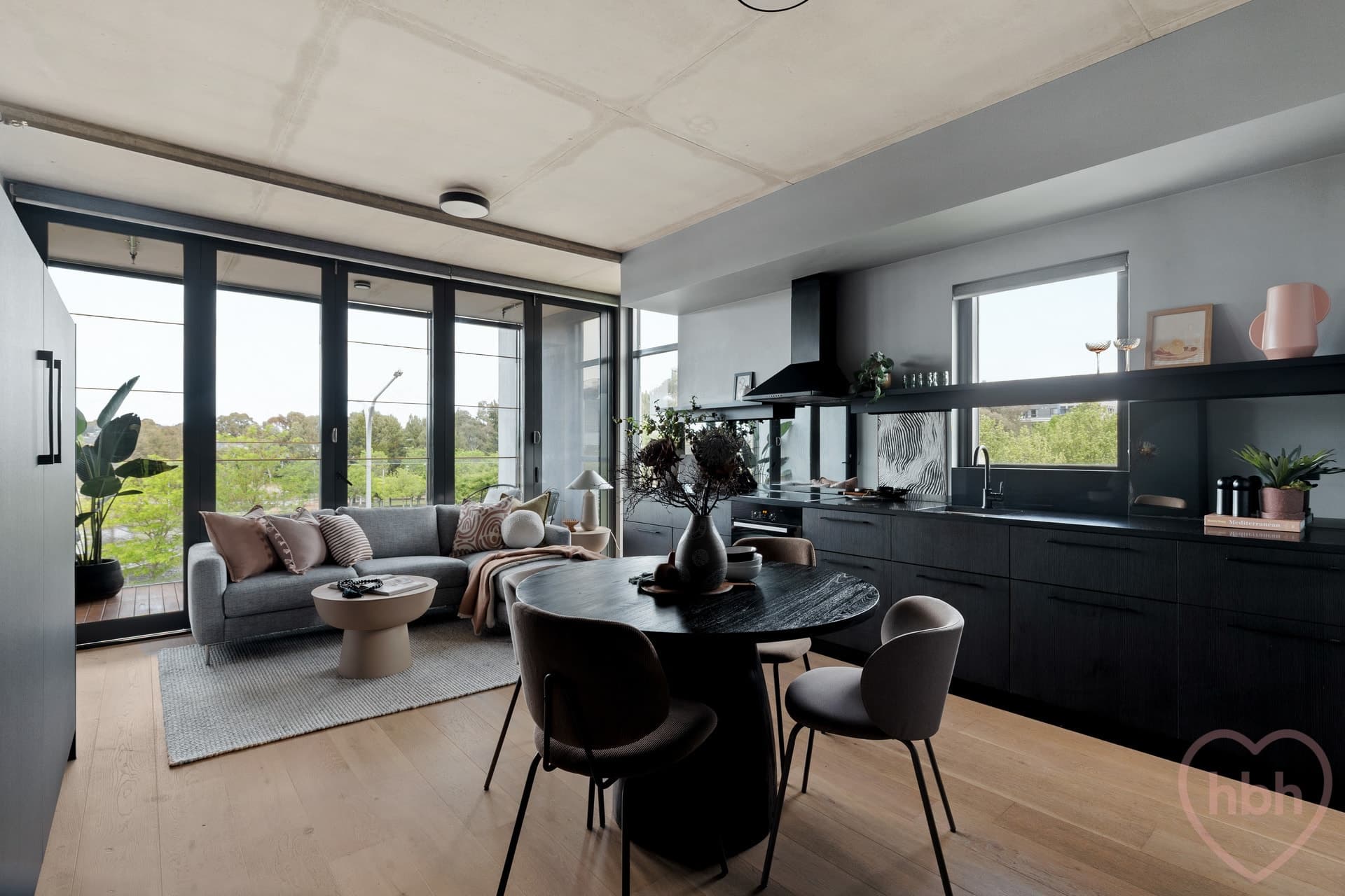 113/45 Eastlake Parade, Kingston - Image 1