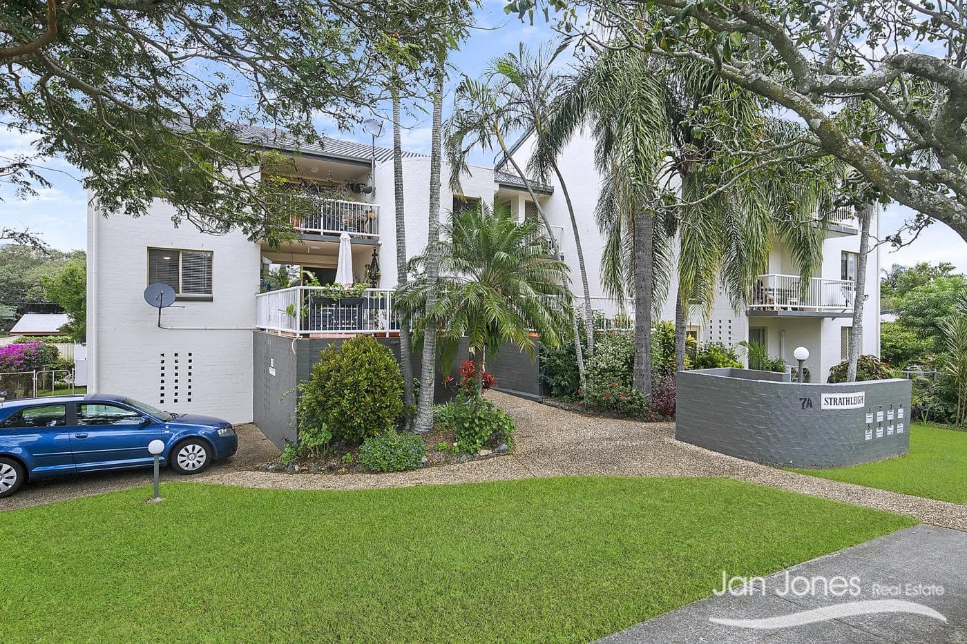 Unit 2, Redcliffe - Image 1