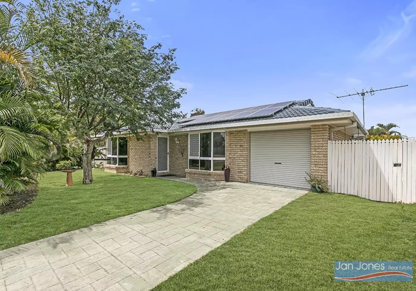 10 Macarthur Cres, Deception Bay, Deception Bay - Thumbnail 2