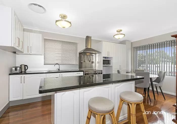 25 Highland St, Redcliffe - Thumbnail 3