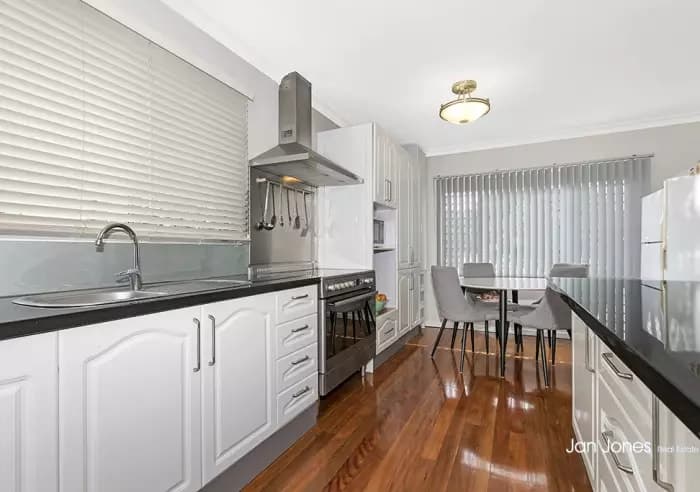 25 Highland St, Redcliffe - Thumbnail 4