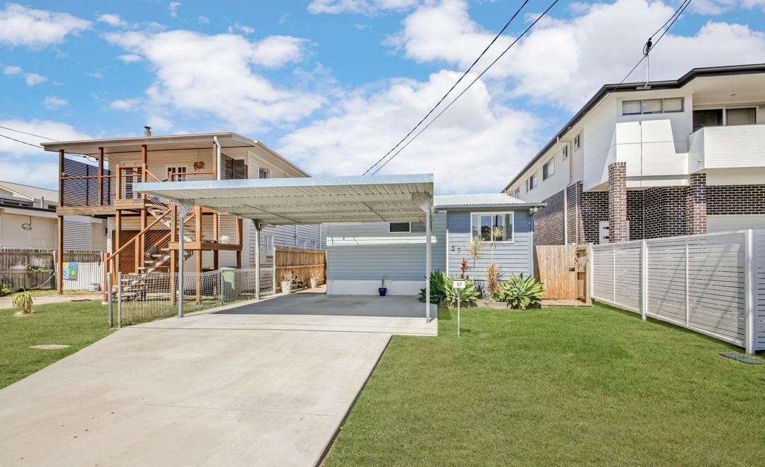 37 Bell St, Woody Point, Woody Point - Image 1