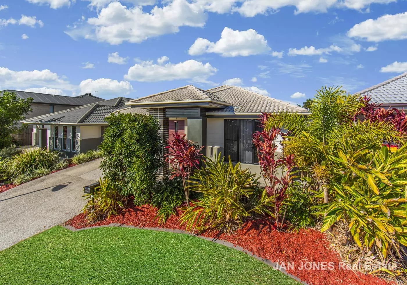 22 Wolfe St, North Lakes, North Lakes - Thumbnail 2
