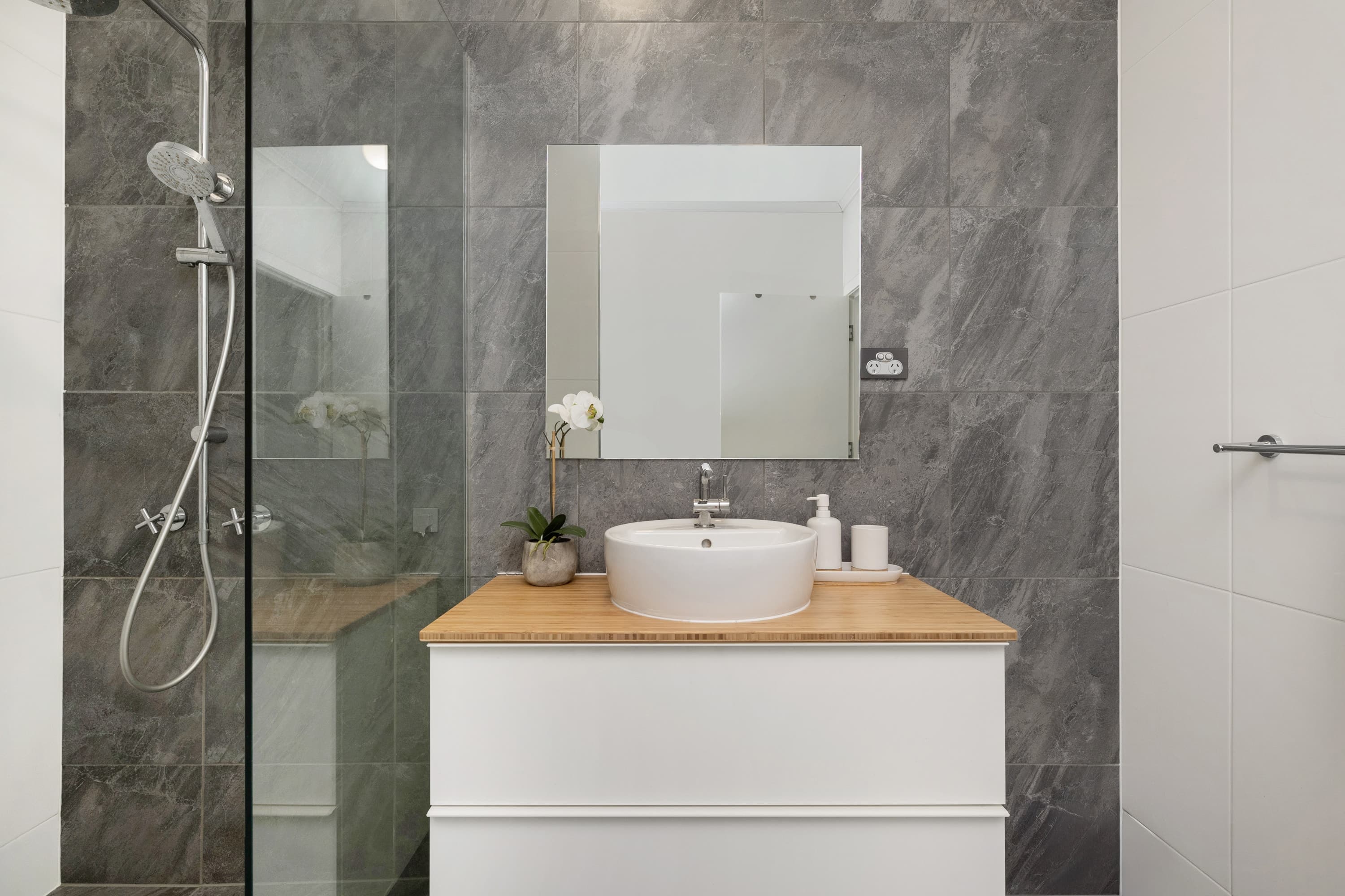 5/63 Cook Street, North Ward - Thumbnail 6