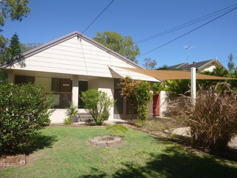 47 Pikett Street, Clontarf, Clontarf - Image 1