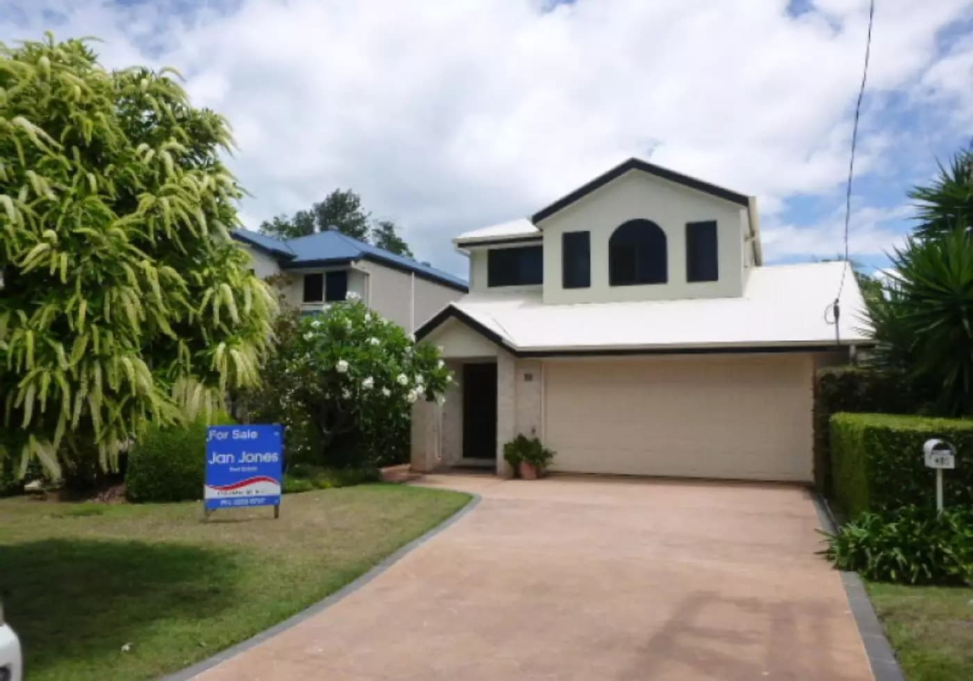 39 Queen Street, Scarborough, Scarborough - Thumbnail 2