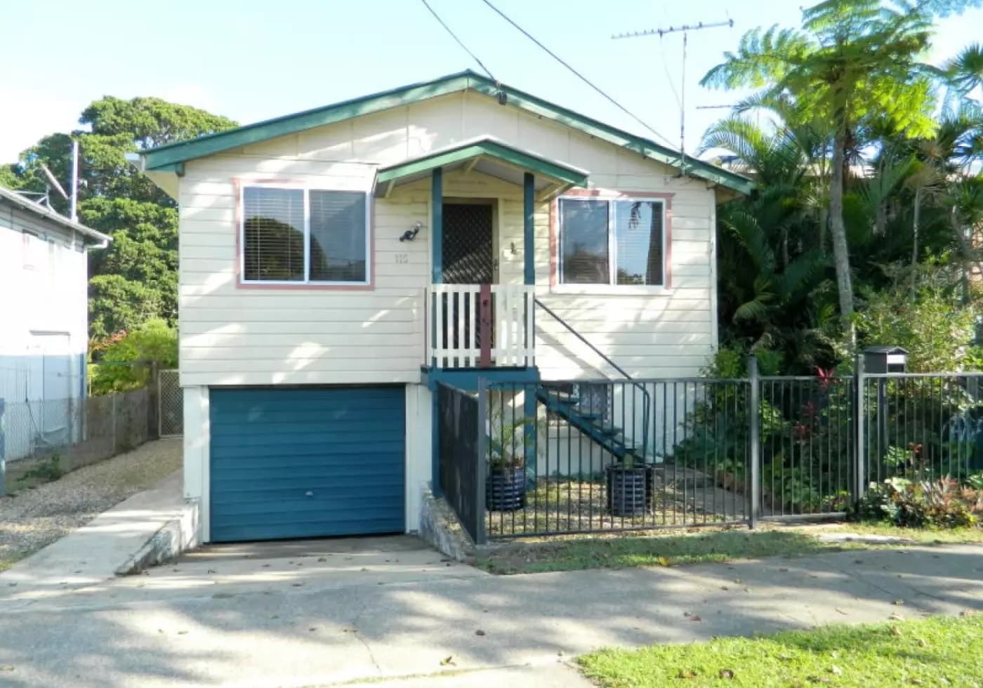 115 Oxley Avenue, Woody Point, Woody Point - Thumbnail 2