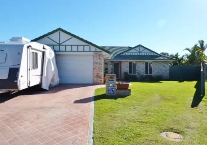 12 Grevillea Court, Rothwell, Rothwell - Thumbnail 3