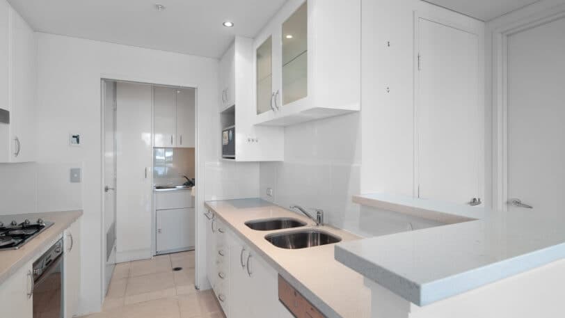 907/1 Como Crescent, SOUTHPORT QLD 4215, Southport - Thumbnail 5