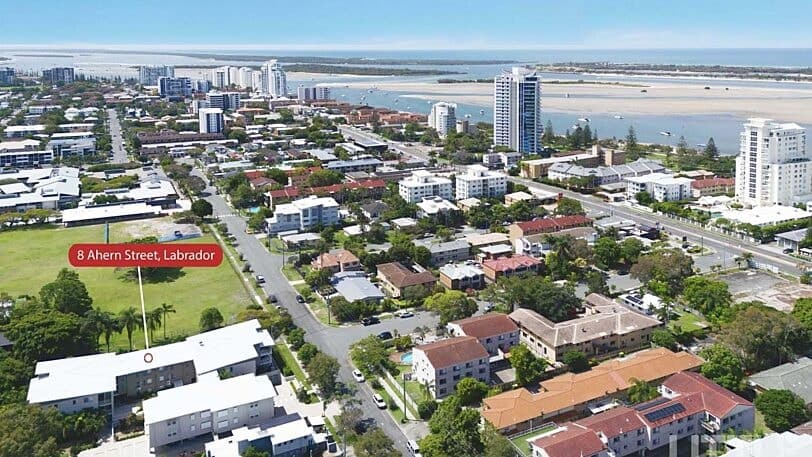 11/8-10 Ahern Street, labrador QLD, Labrador - Thumbnail 3