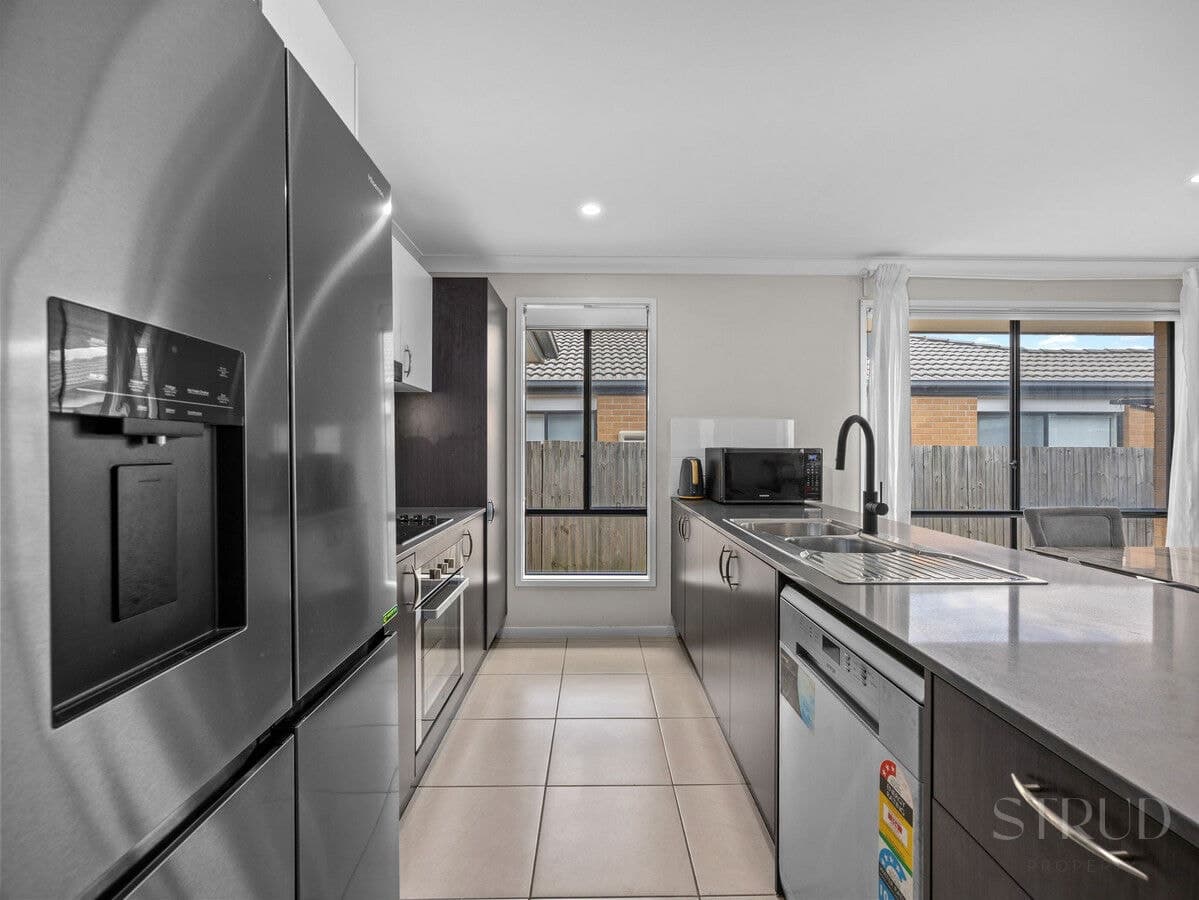 85 Berrigan Street, Redbank Plains QLD 4301, Redbank Plains - Thumbnail 2