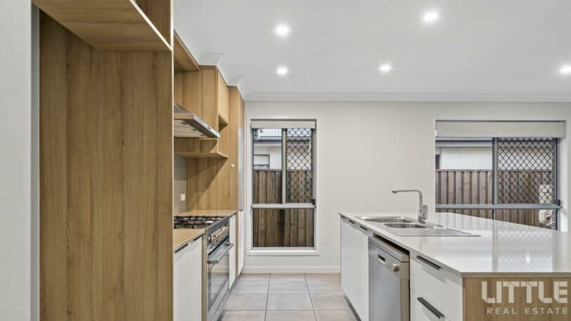 23 Talbot Drive, GREENBANK QLD 4124, Greenbank - Thumbnail 5