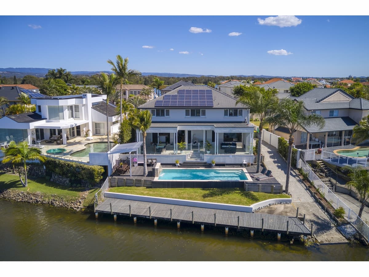 16 Staysail Crescent, Clear Island Waters QLD 4226, Clear Island Waters - Thumbnail 5