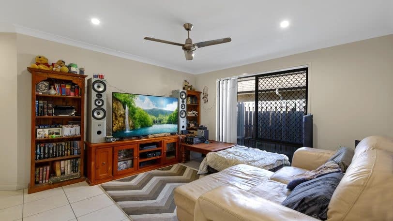 17 Parkland Circuit, PIMPAMA QLD 4209, Pimpama - Thumbnail 4