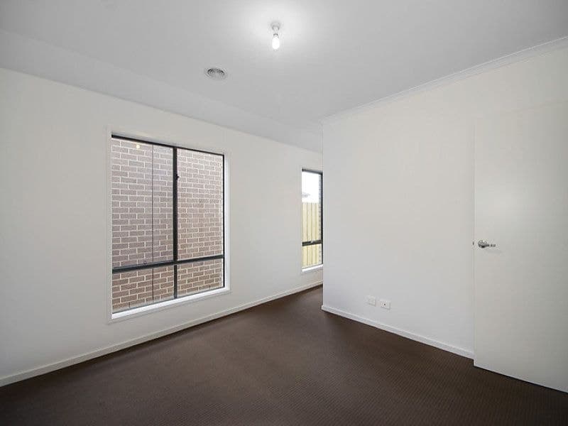 42 Whitecliff Way, Armstrong Creek - Thumbnail 7