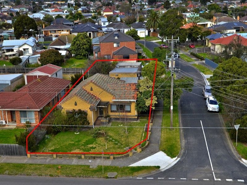 40 Portarlington Road, Newcomb - Thumbnail 2