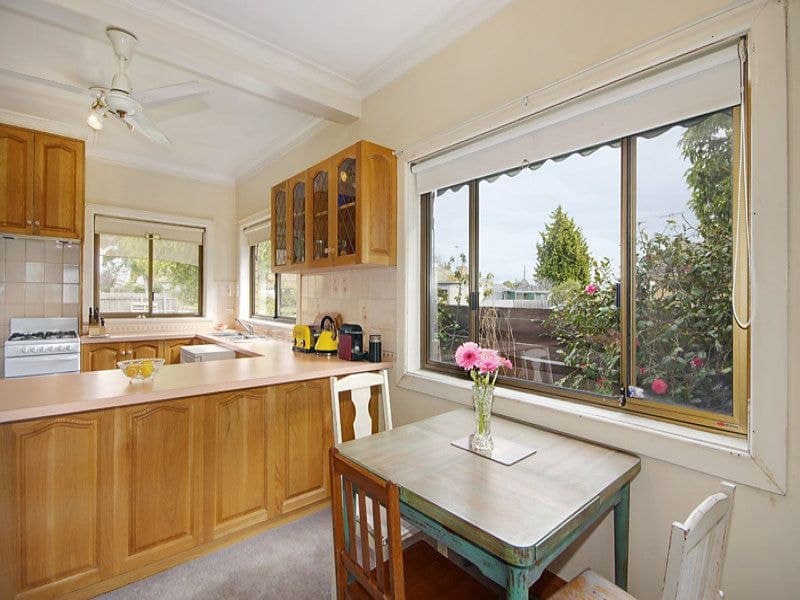 40 Portarlington Road, Newcomb - Thumbnail 3