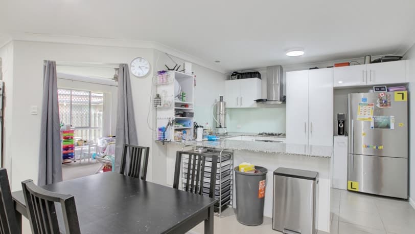 13 Breezeway Drive, BAHRS SCRUB QLD 4207, Bahrs Scrub - Thumbnail 2