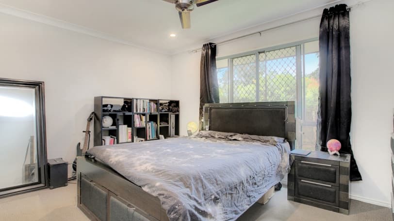 13 Breezeway Drive, BAHRS SCRUB QLD 4207, Bahrs Scrub - Thumbnail 5