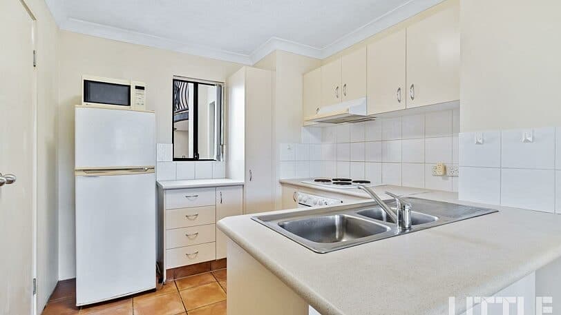 24/11 Owens Lane, SOUTHPORT QLD 4215, Southport - Thumbnail 3