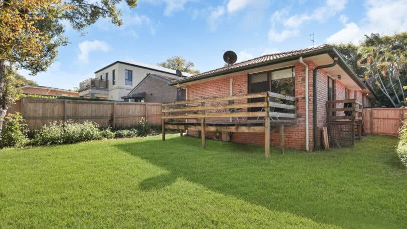 1&2/8 Shillito Street, SOUTHPORT QLD 4215, Southport - Thumbnail 2