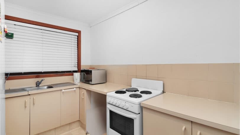 1&2/8 Shillito Street, SOUTHPORT QLD 4215, Southport - Thumbnail 4