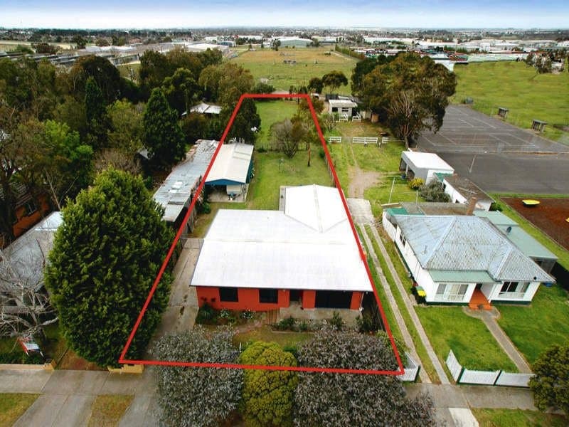 57 Tanner Street, Breakwater - Thumbnail 2