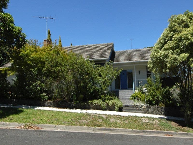 14 Chesterfield Court, Newtown - Thumbnail 2