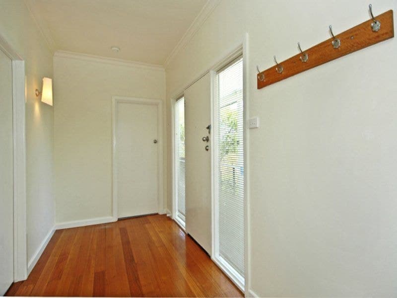 14 Chesterfield Court, Newtown - Thumbnail 6