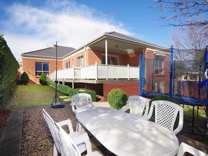 11 Vaucluse Rise, Highton - Image 1