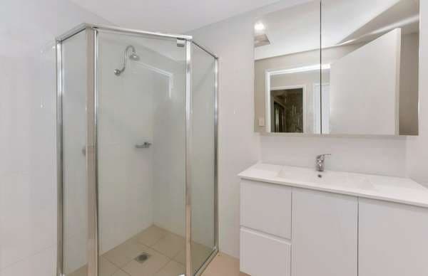 8102/10 Kokoda Street, Idalia - Thumbnail 4