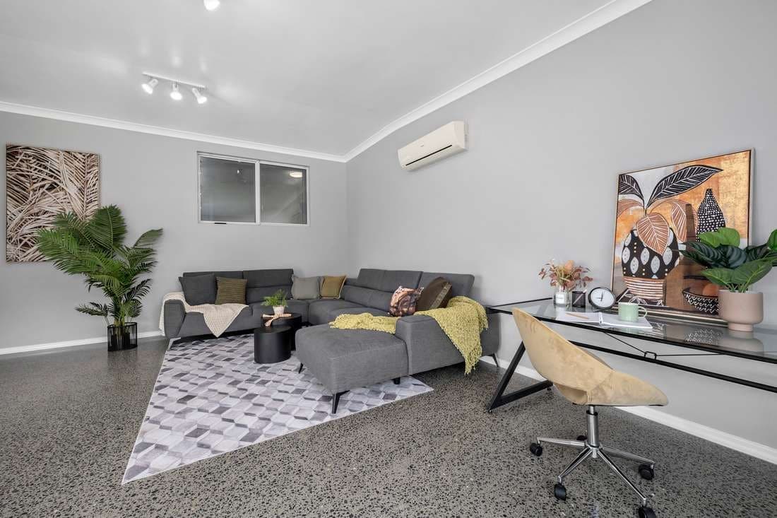 216 Toogood Road, Bayview Heights - Thumbnail 2