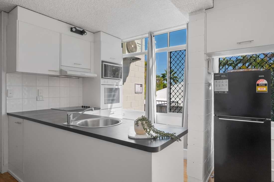 12/39 Cook Street, North Ward - Thumbnail 4