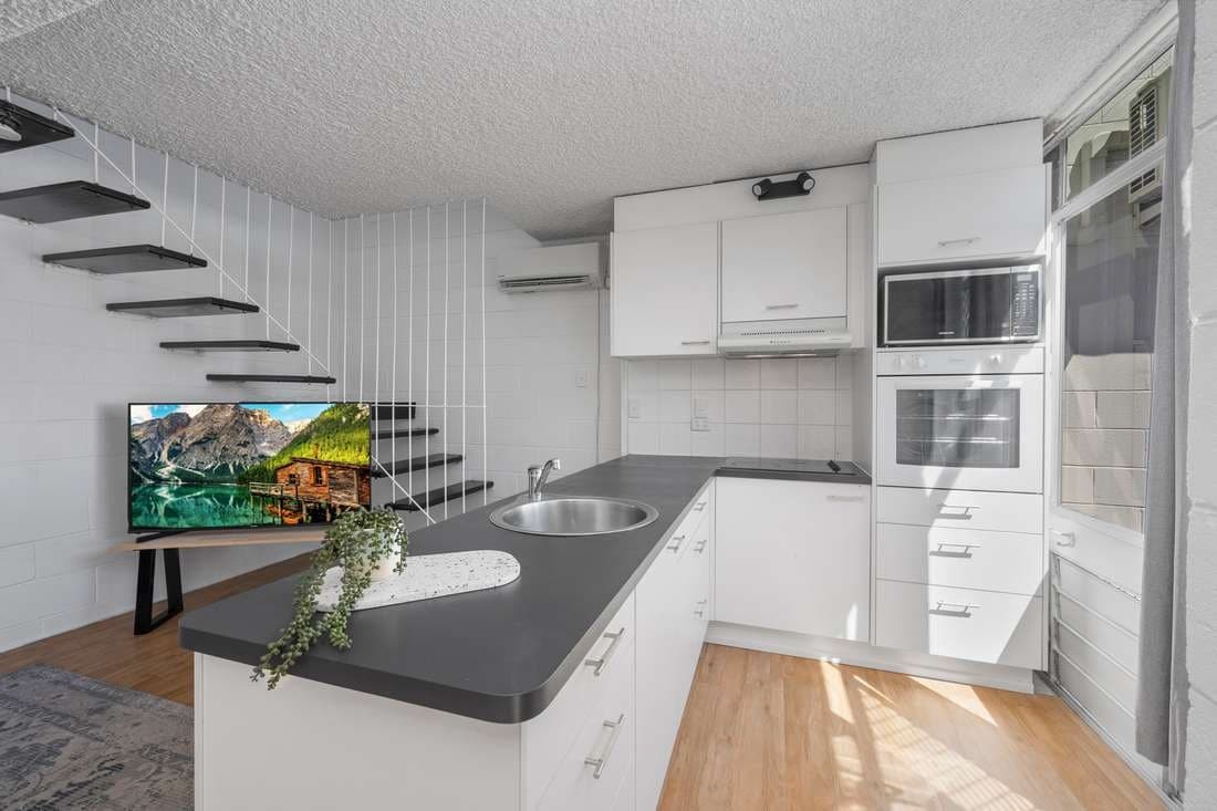 12/39 Cook Street, North Ward - Thumbnail 5